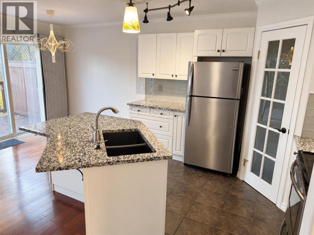 60 Arthur Close, Red Deer, Alberta  T4R 3M5 - Photo 5 - A2335343