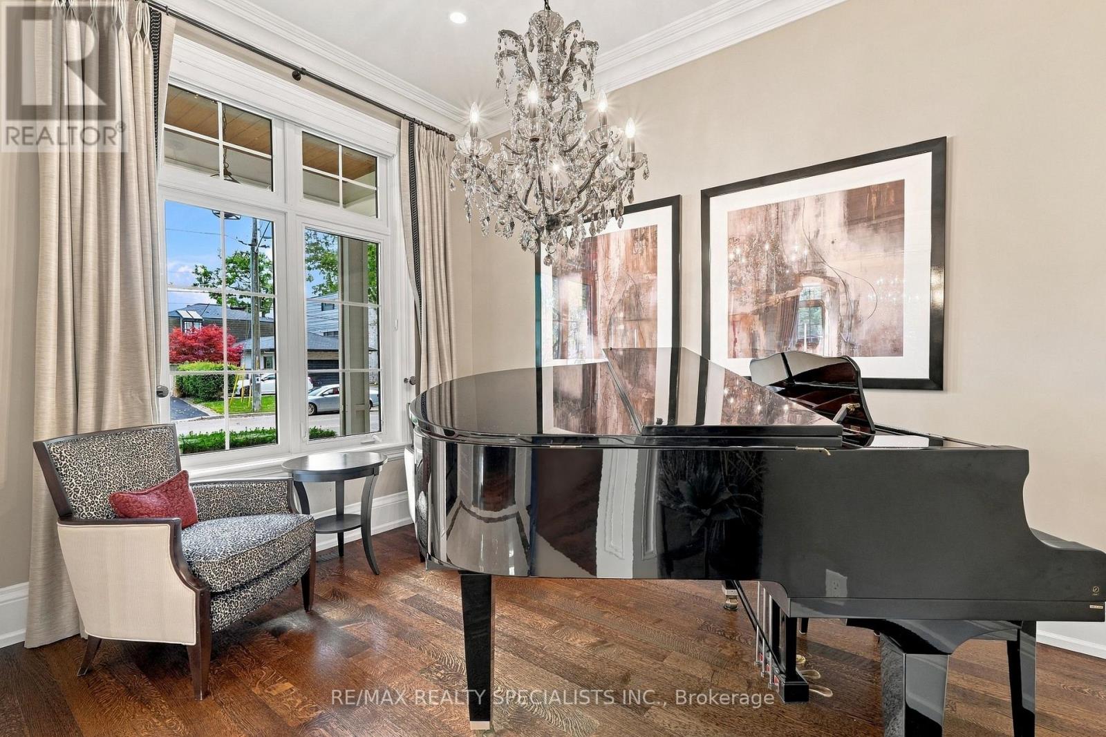 53 Cumberland Drive, Mississauga (Port Credit), Ontario  L5G 3N1 - Photo 10 - W13845942