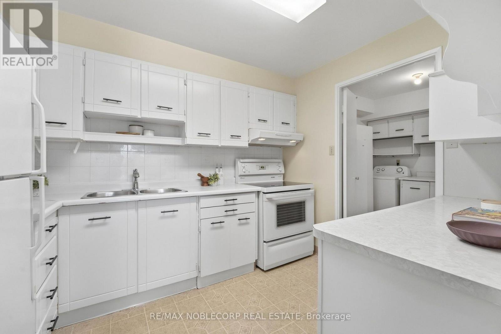 405 - 1320 Mississauga Valley, Mississauga, Ontario  L5A 3S9 - Photo 13 - W13845960