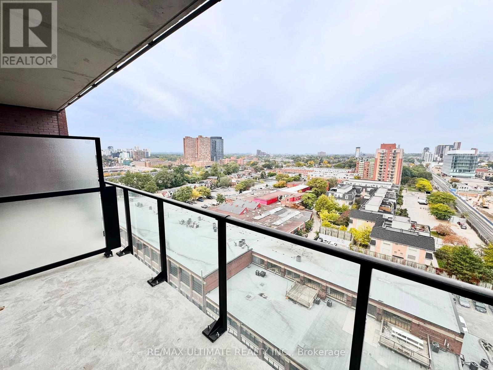 1215 - 181 Sterling Road, Toronto, Ontario  M6R 0B2 - Photo 11 - C13829352