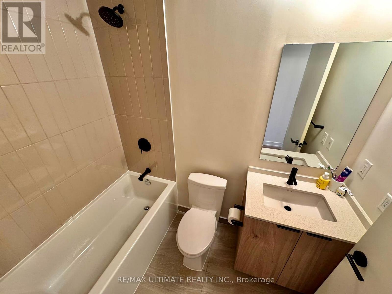 1215 - 181 Sterling Road, Toronto, Ontario  M6R 0B2 - Photo 8 - C13829352
