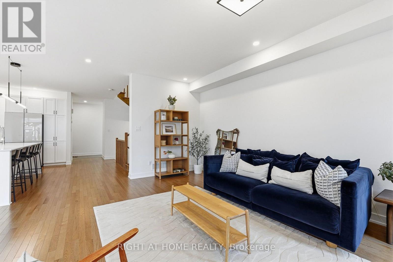 310 Chamomile Way, Ottawa, Ontario  K1T 0X1 - Photo 17 - X13845930