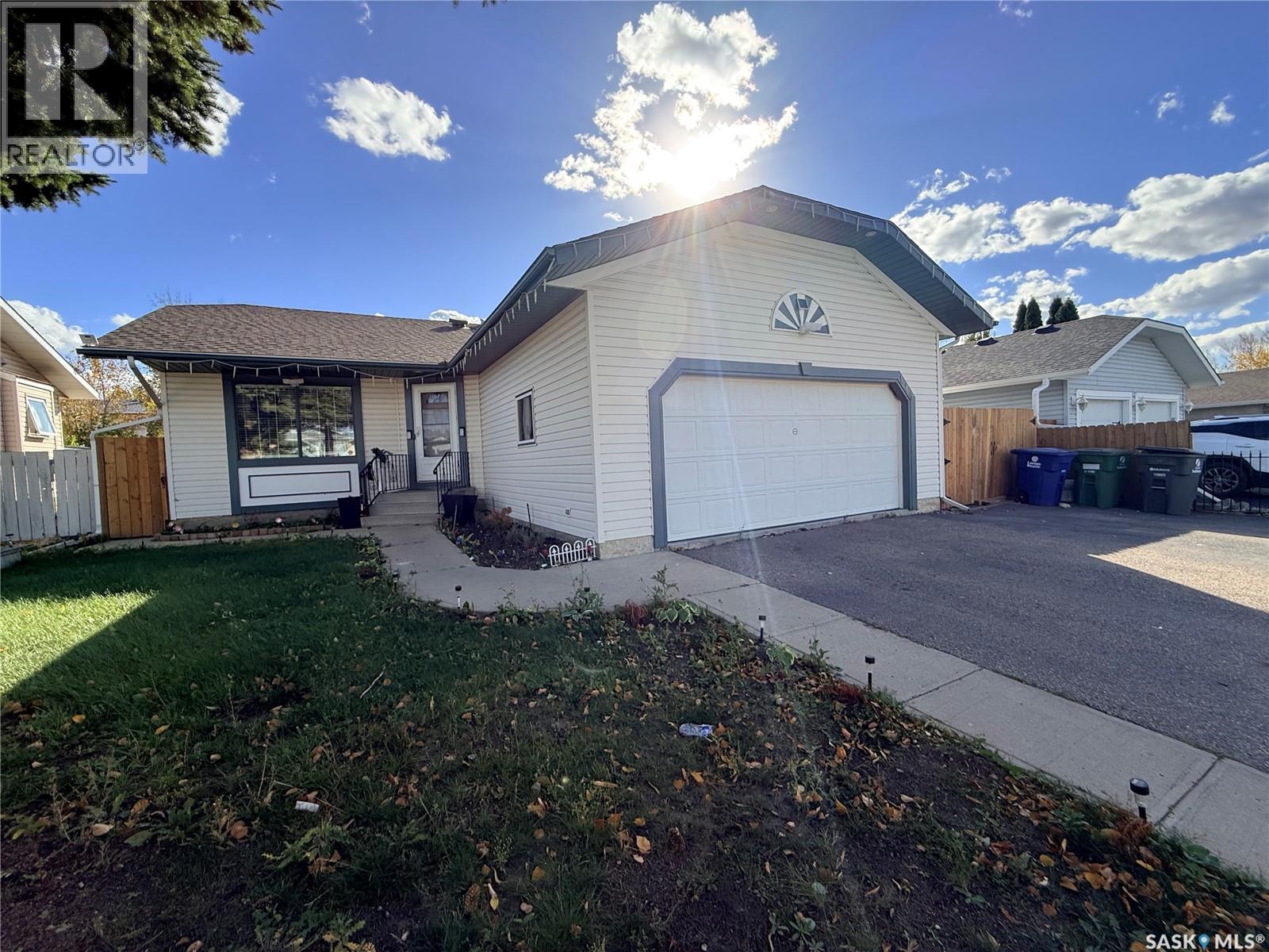 119 Hall Crescent, Saskatoon, Saskatchewan  S7L 7G7 - Photo 3 - SK050021