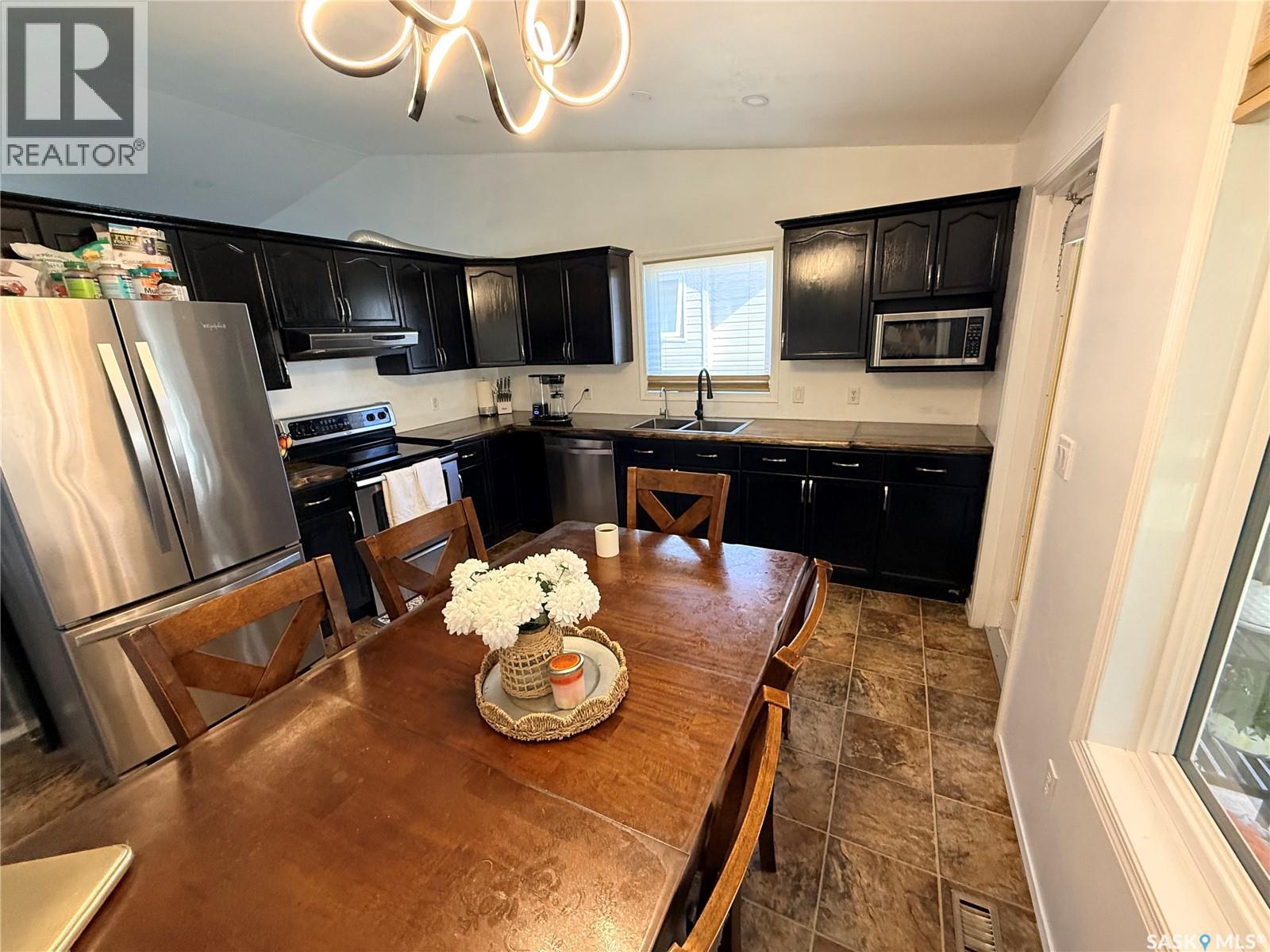 119 Hall Crescent, Saskatoon, Saskatchewan  S7L 7G7 - Photo 8 - SK050021
