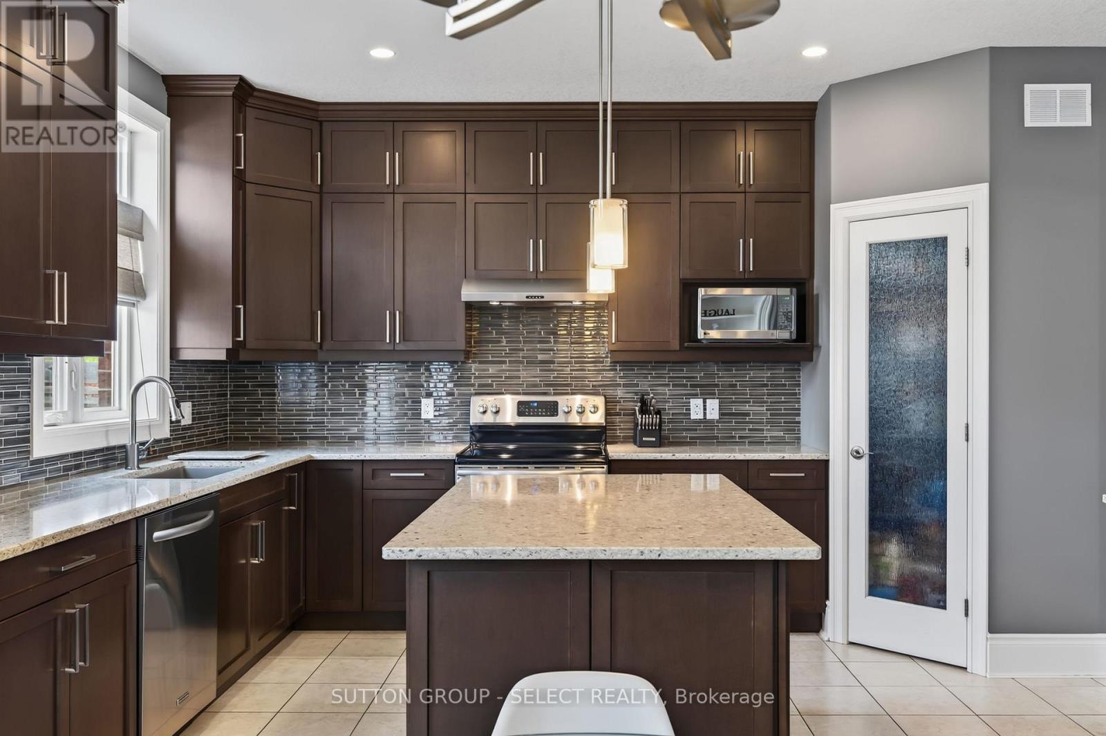 68 Blue Heron Drive, Middlesex Centre (Ilderton), Ontario  N0M 2A0 - Photo 12 - X13846044