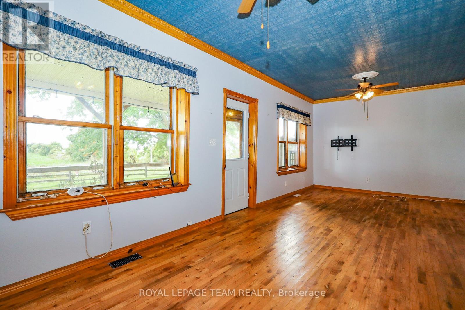 13585 County 9 Road, North Dundas, Ontario  K0C 1H0 - Photo 10 - X13846026