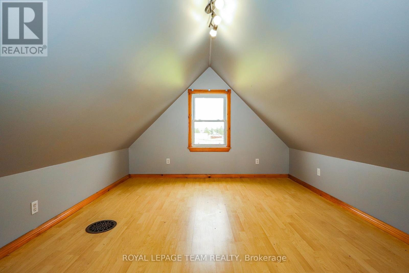 13585 County 9 Road, North Dundas, Ontario  K0C 1H0 - Photo 16 - X13846026