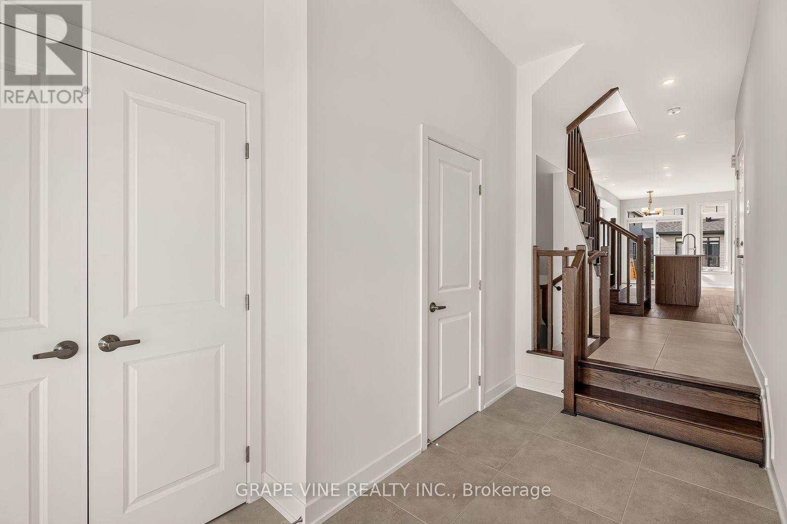 595 Arbia Ridge, Ottawa, Ontario K2S 2S3 - Photo 6 - X13846076
