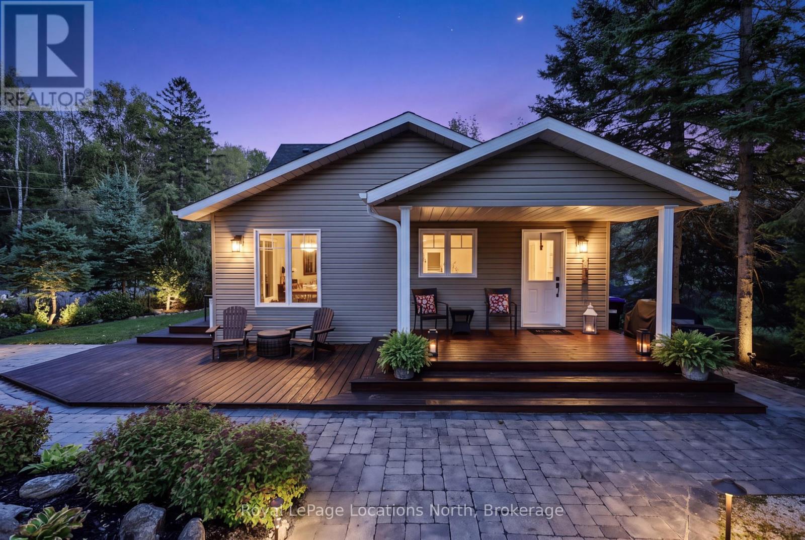 1 MOORE AVENUE, tiny, Ontario