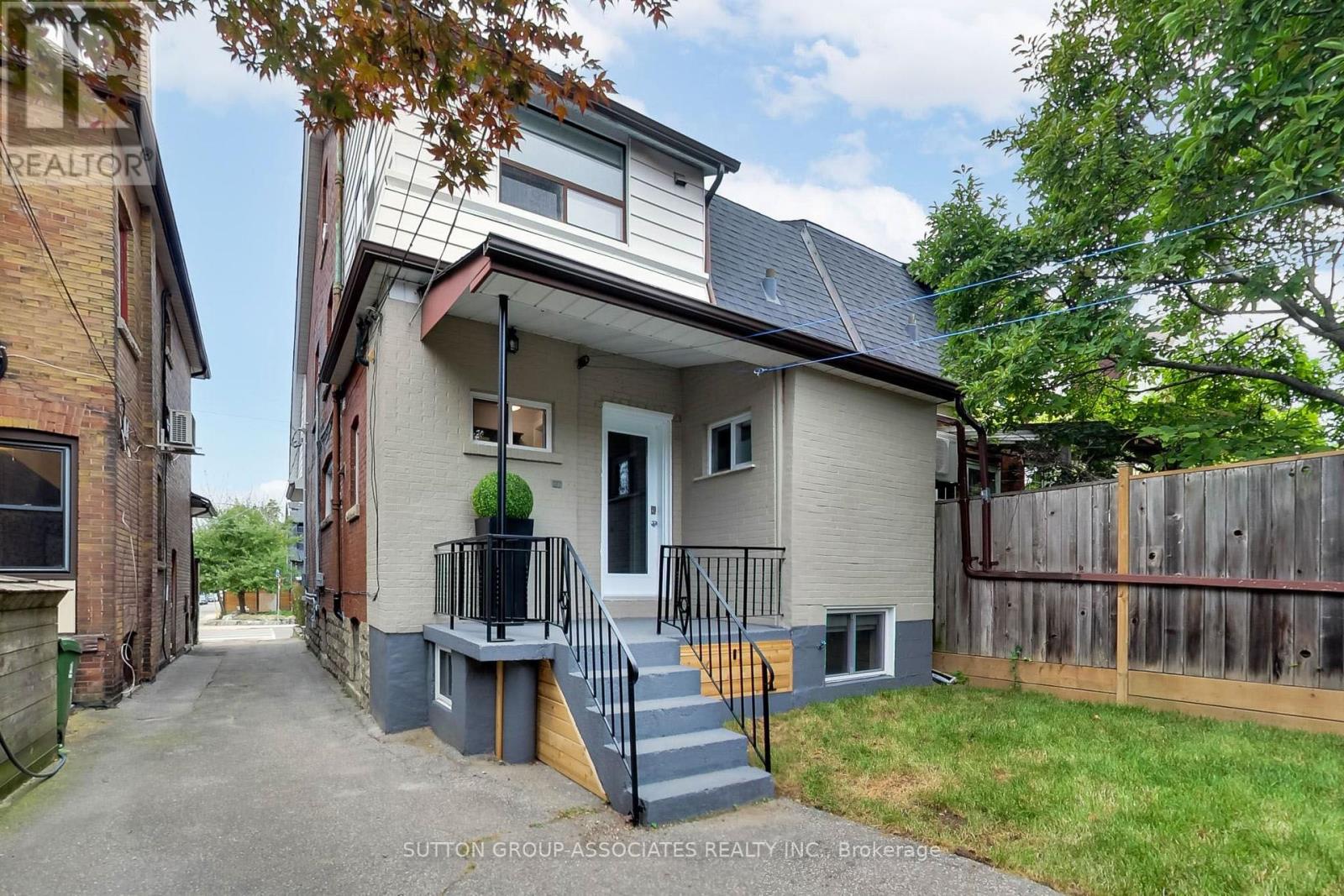 267 Lauder Avenue, Toronto (Oakwood Village), Ontario  M6E 3H5 - Photo 2 - C13846060