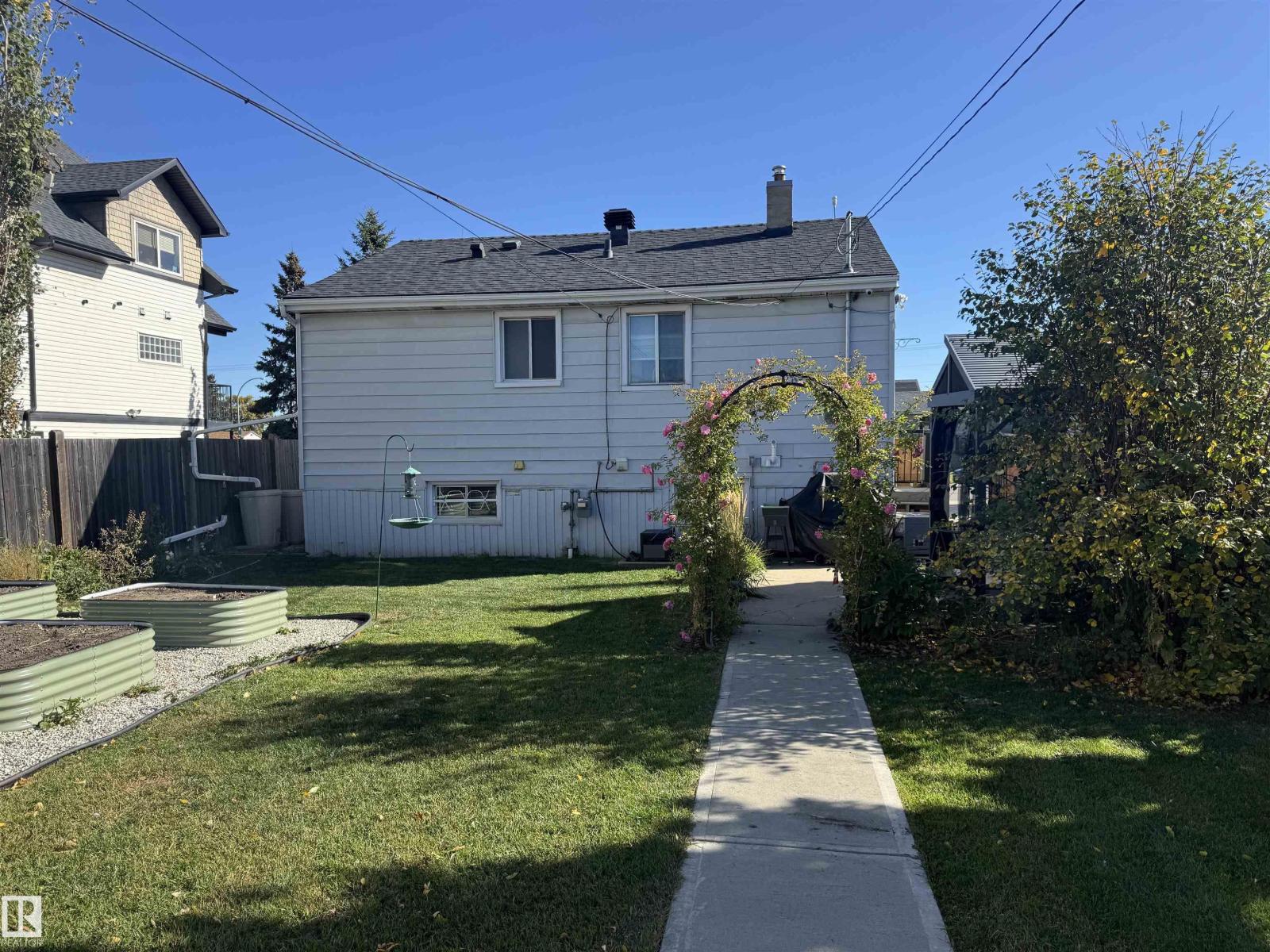 9246 154 ST NW