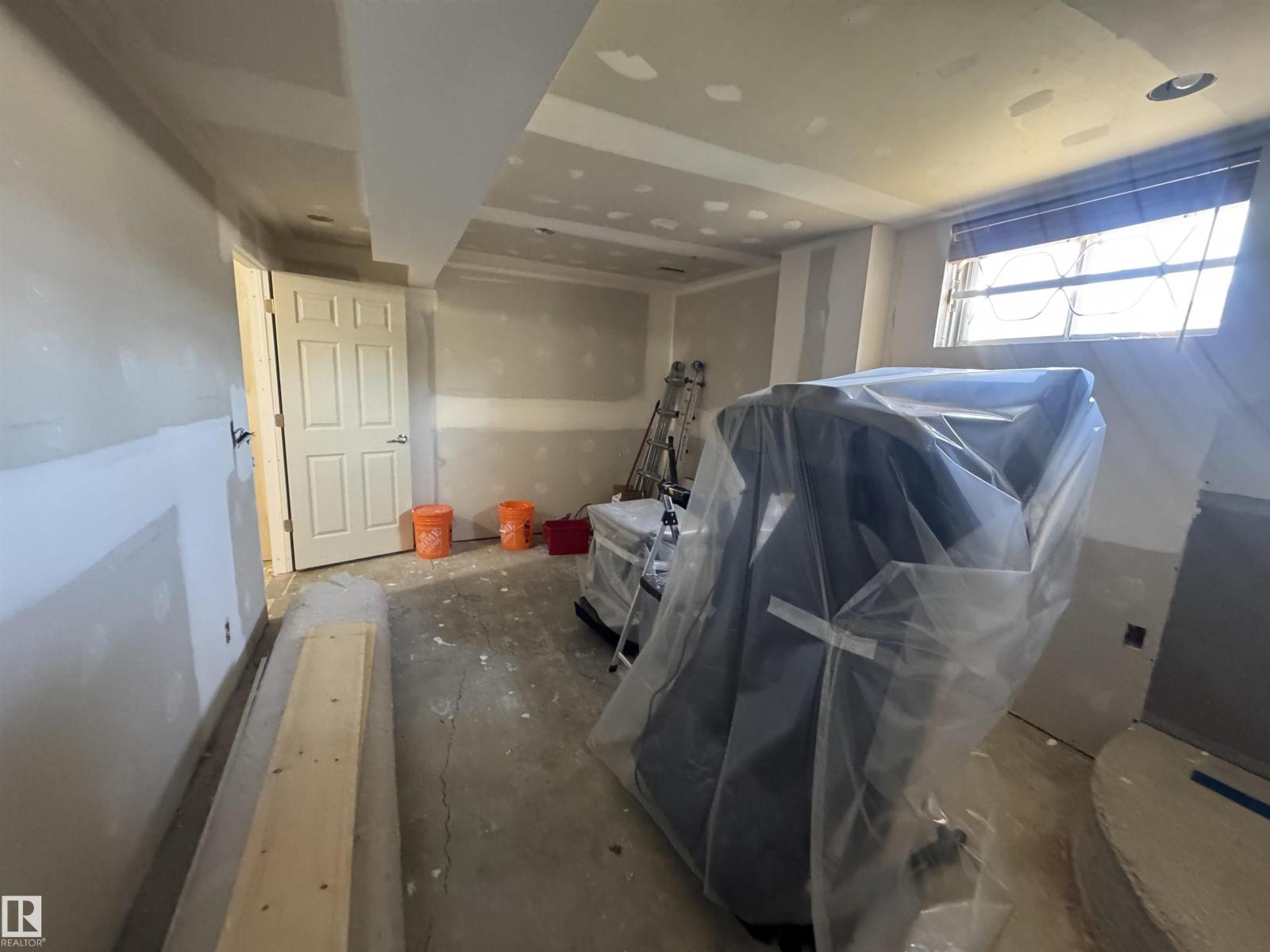 9246 154 ST NW