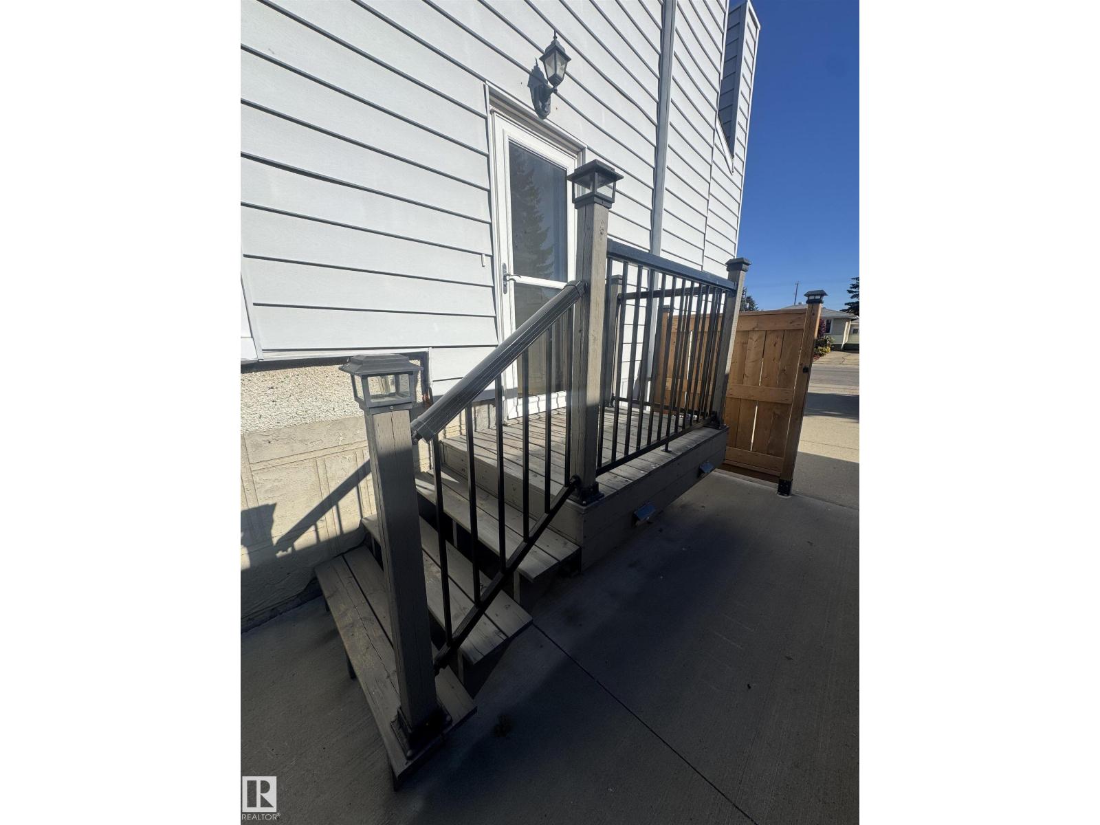 9246 154 ST NW