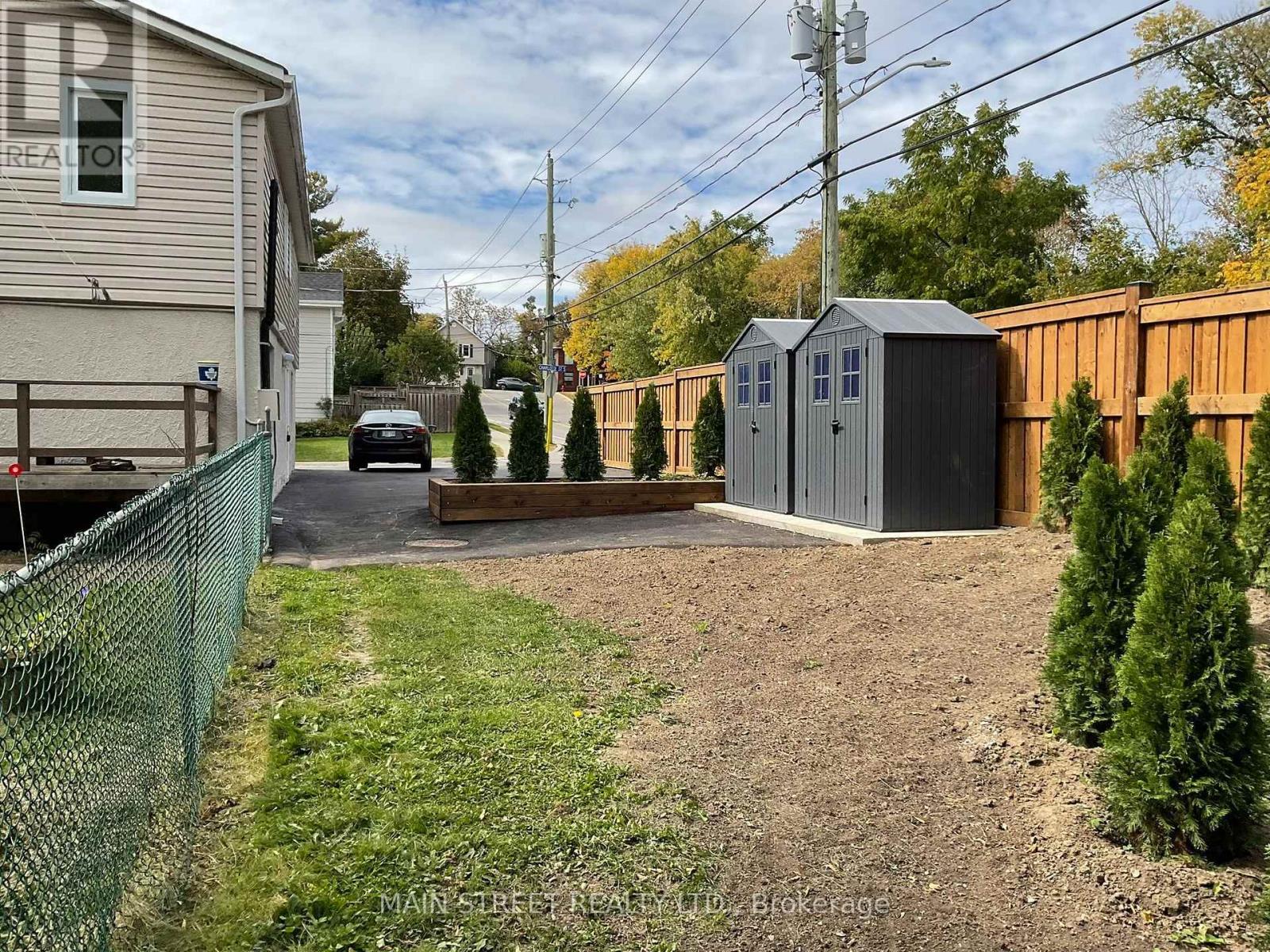 Upper - 161 Charlotte Street, Newmarket (Gorham-College Manor), Ontario  L3Y 3S7 - Photo 10 - N13846056