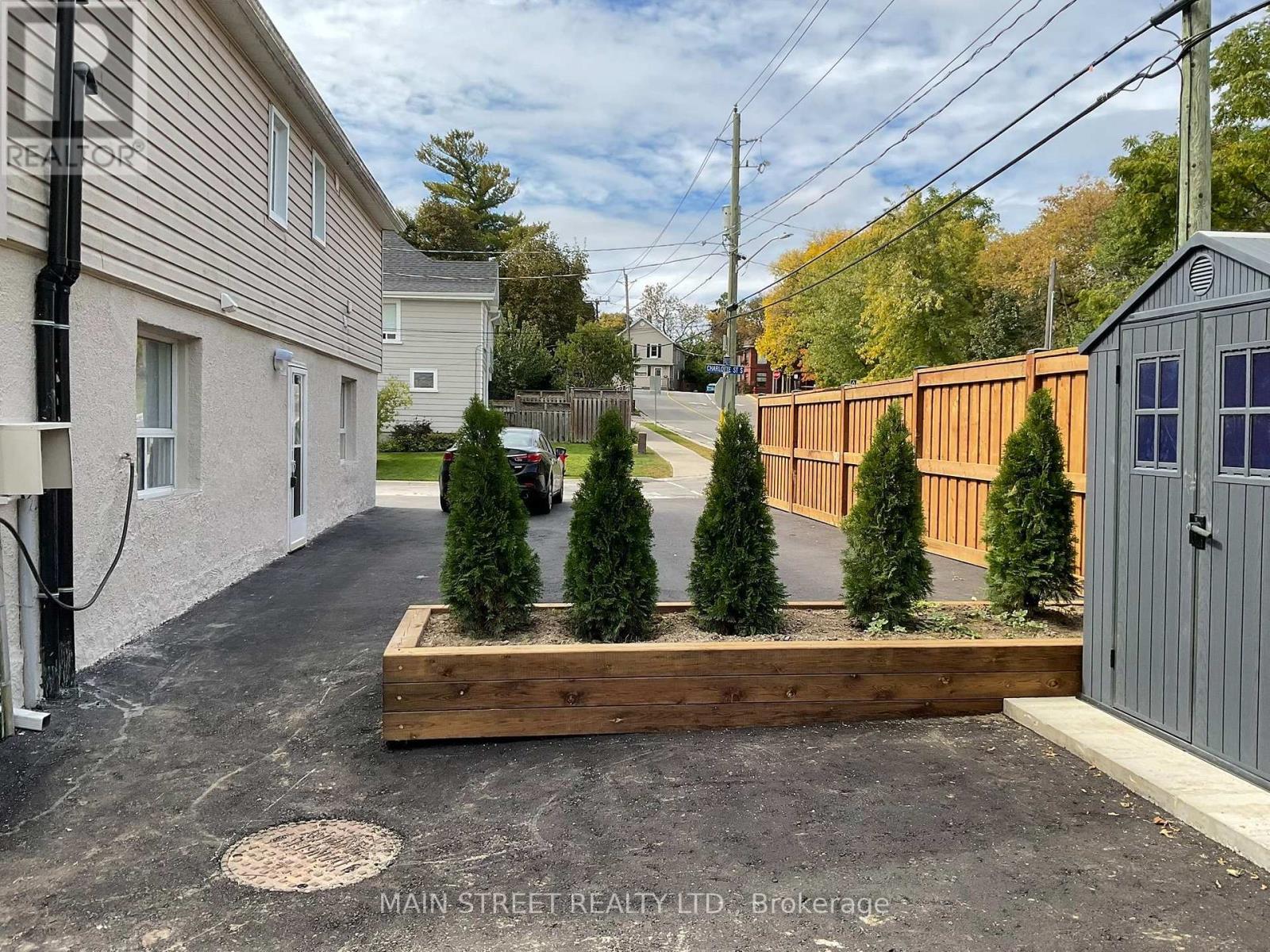 Upper - 161 Charlotte Street, Newmarket (Gorham-College Manor), Ontario  L3Y 3S7 - Photo 16 - N13846056