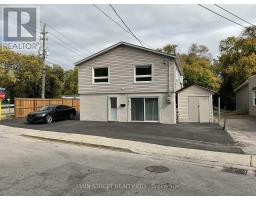 UPPER - 161 CHARLOTTE STREET, Newmarket, Ontario