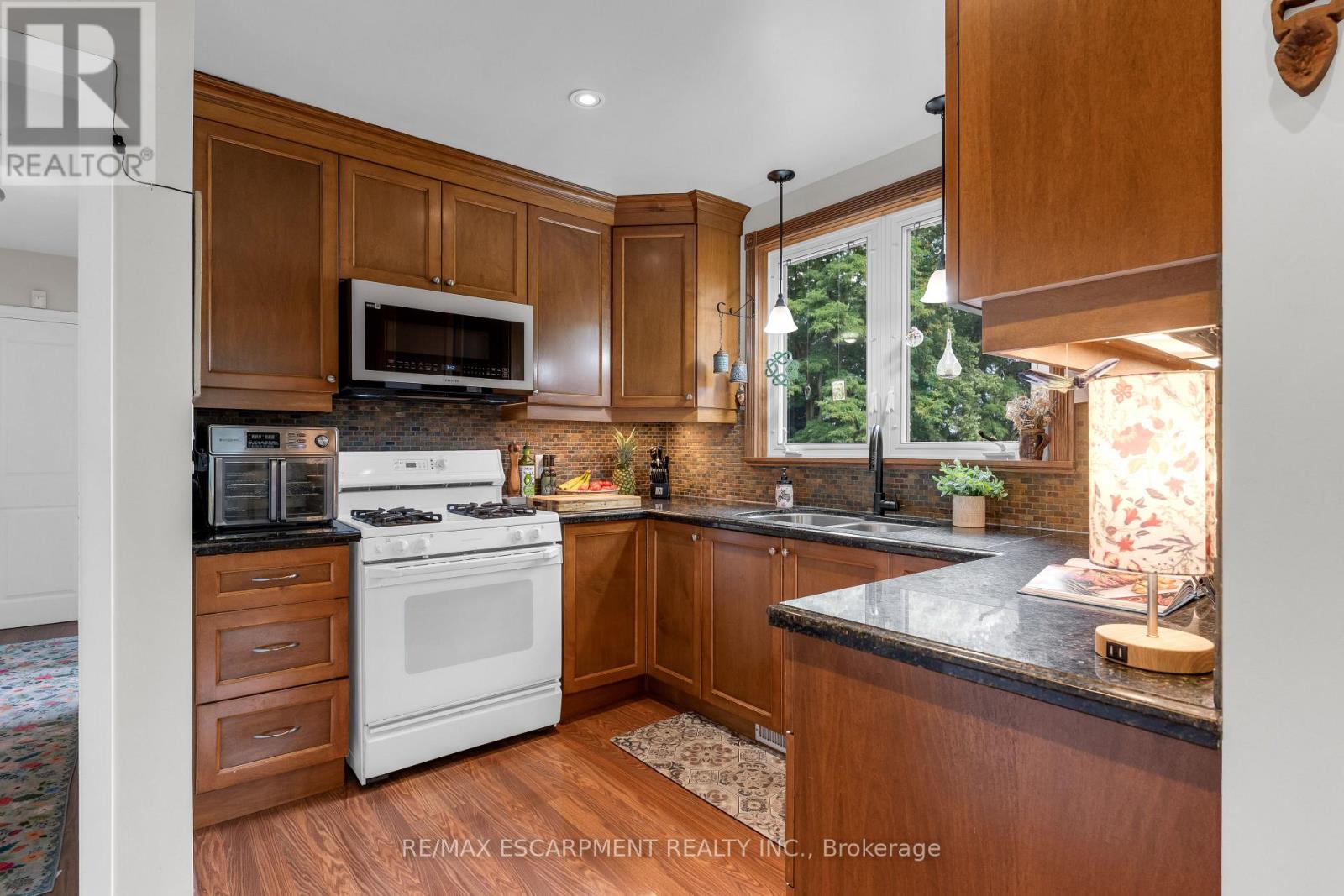 1065 Woodburn Road, Hamilton, Ontario  L0R 1P0 - Photo 12 - X13846016