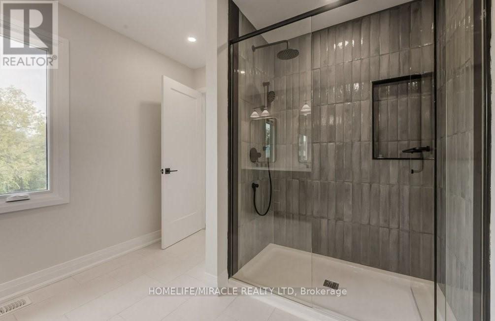 Upper - 160 Weber Street W, Kitchener, Ontario  N2H 4A4 - Photo 22 - X13846048