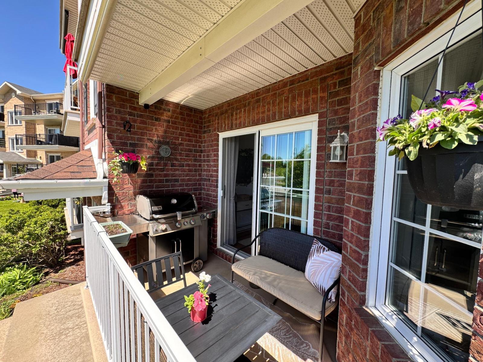 1090 Rue Émile-Bouchard|#102 Vaudreuil-Dorion Quebec Canada J7V0B6 4
