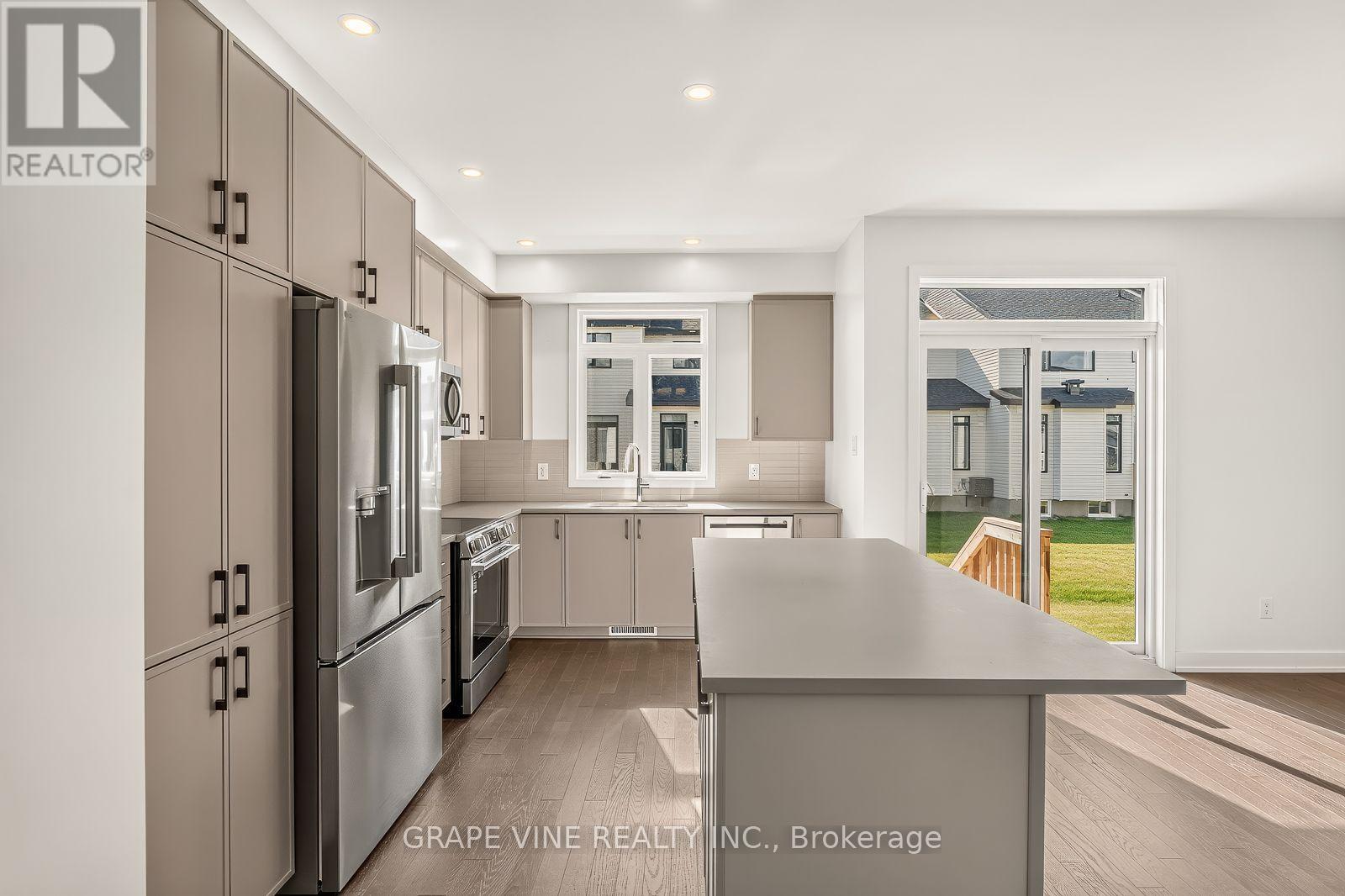 76 San Felice Circle, Ottawa, Ontario  K2S 2R9 - Photo 14 - X13846084