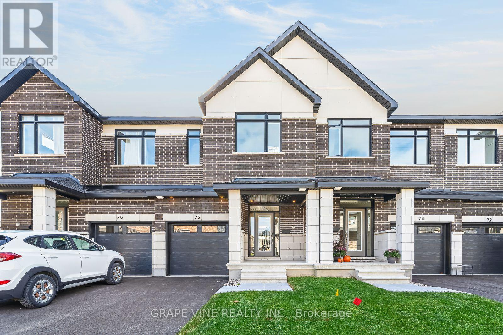 76 San Felice Circle, Ottawa, Ontario K2S 2R9 - Photo 2 - X13846084