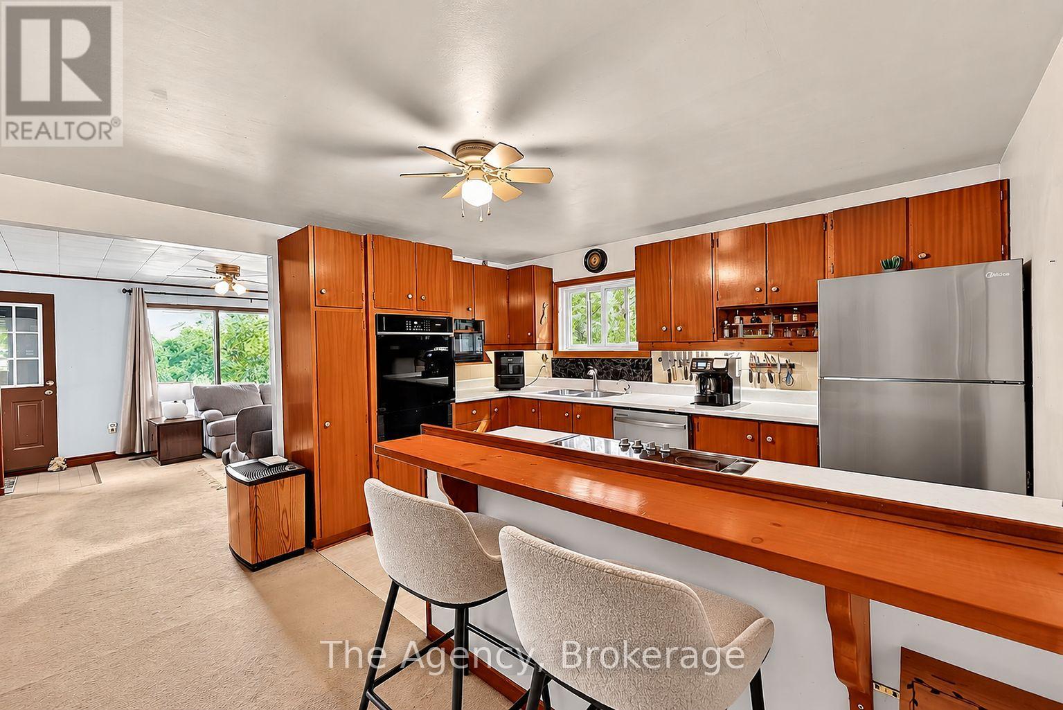 38 Pine Street, Tay, Ontario  L0K 2C0 - Photo 9 - S13845718