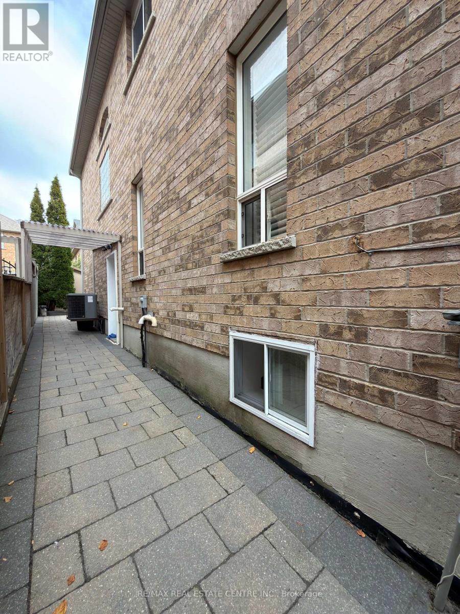 Lower - 53 Dybal Street, Vaughan, Ontario  L4H 2L2 - Photo 12 - N13844876
