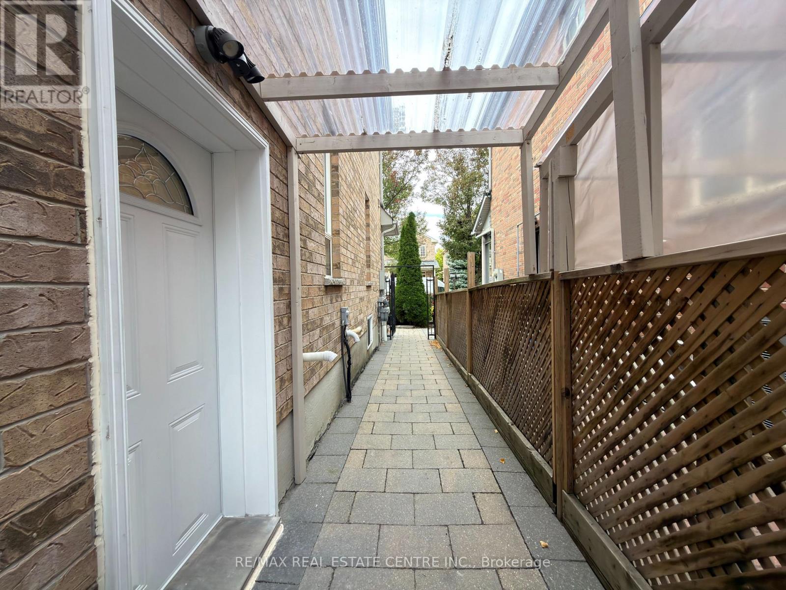 LOWER - 53 DYBAL STREET, Vaughan, Ontario