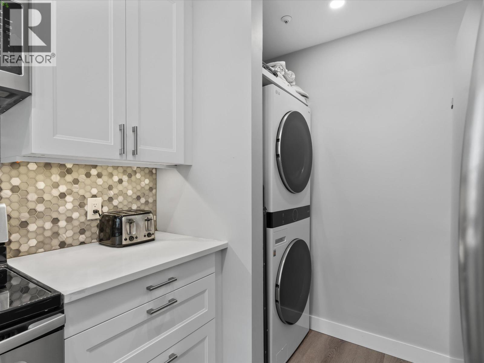 17 2422 Hawthorne Avenue, Port Coquitlam, British Columbia  V3C 6K7 - Photo 8 - R3171008