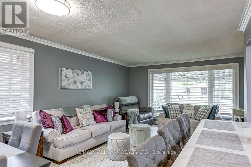 39 Calumet Crescent, Toronto (Woburn), Ontario  M1H 1W4 - Photo 9 - E13846094