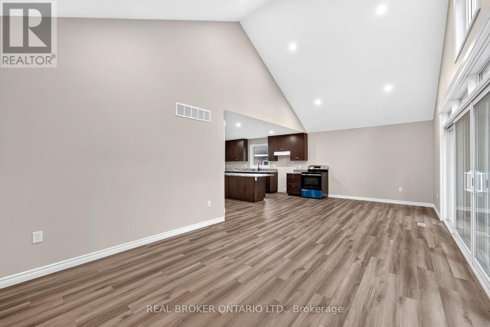 52 Queen Street, Huron East, Ontario  N0G 1H0 - Photo 18 - X13846110