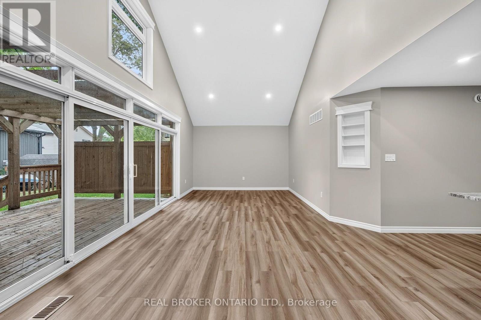52 Queen Street, Huron East, Ontario  N0G 1H0 - Photo 19 - X13846110