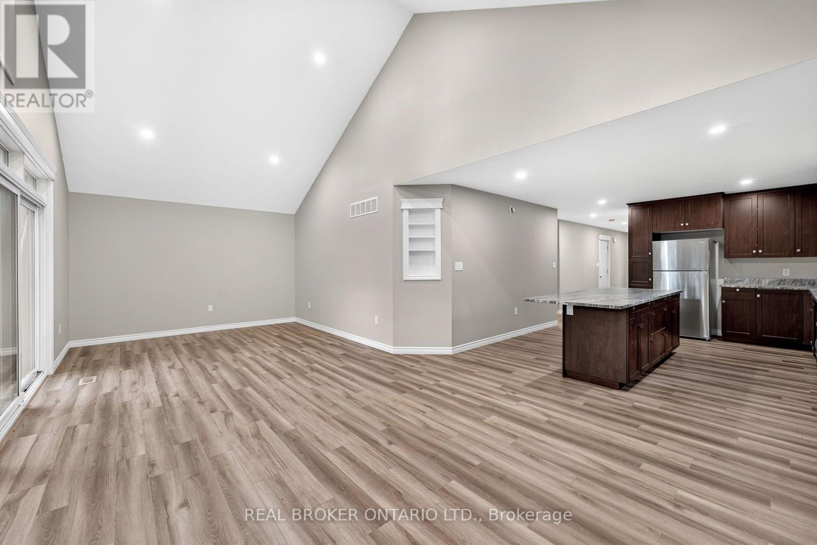 52 Queen Street, Huron East, Ontario  N0G 1H0 - Photo 20 - X13846110