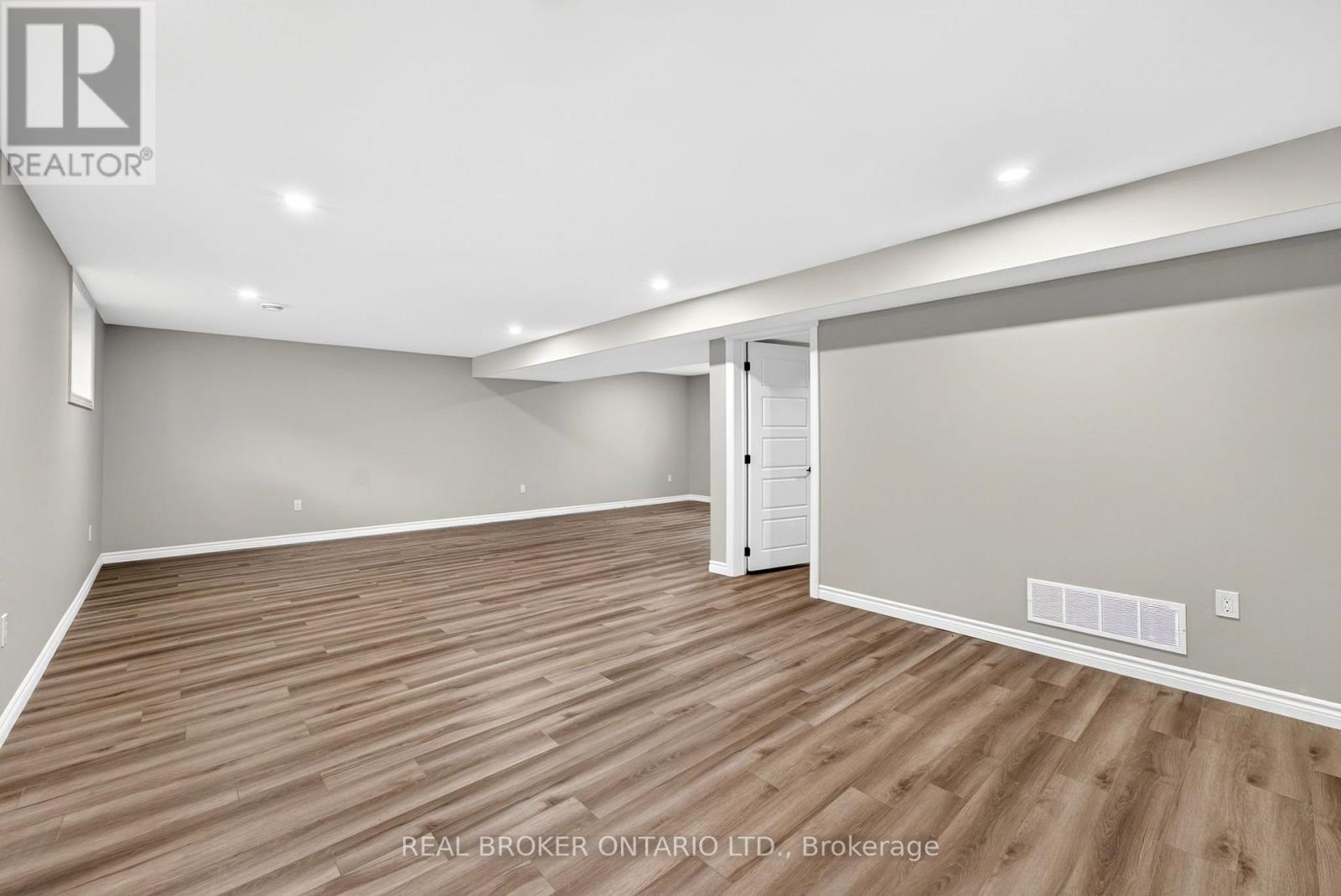 52 Queen Street, Huron East, Ontario  N0G 1H0 - Photo 30 - X13846110