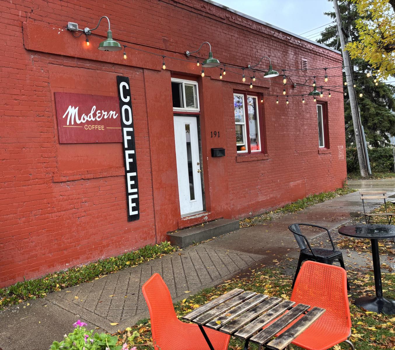 1459 Main Street Winnipeg Manitoba Canada R2W3V9 5