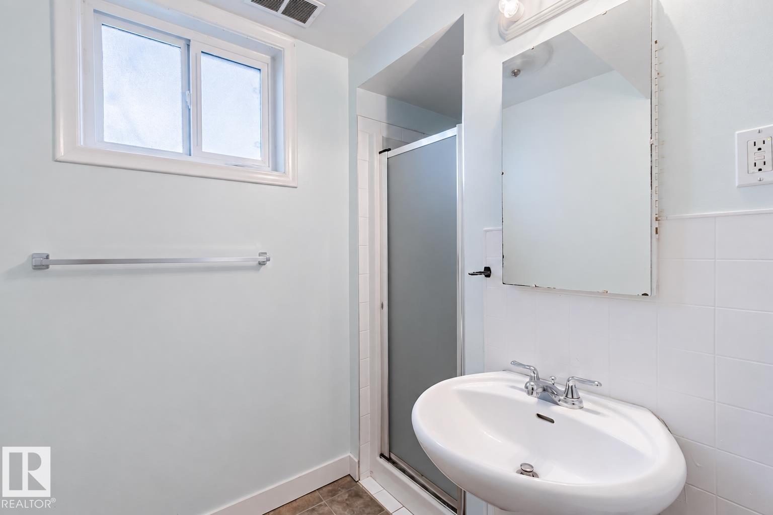 10840 74 AV NW NW