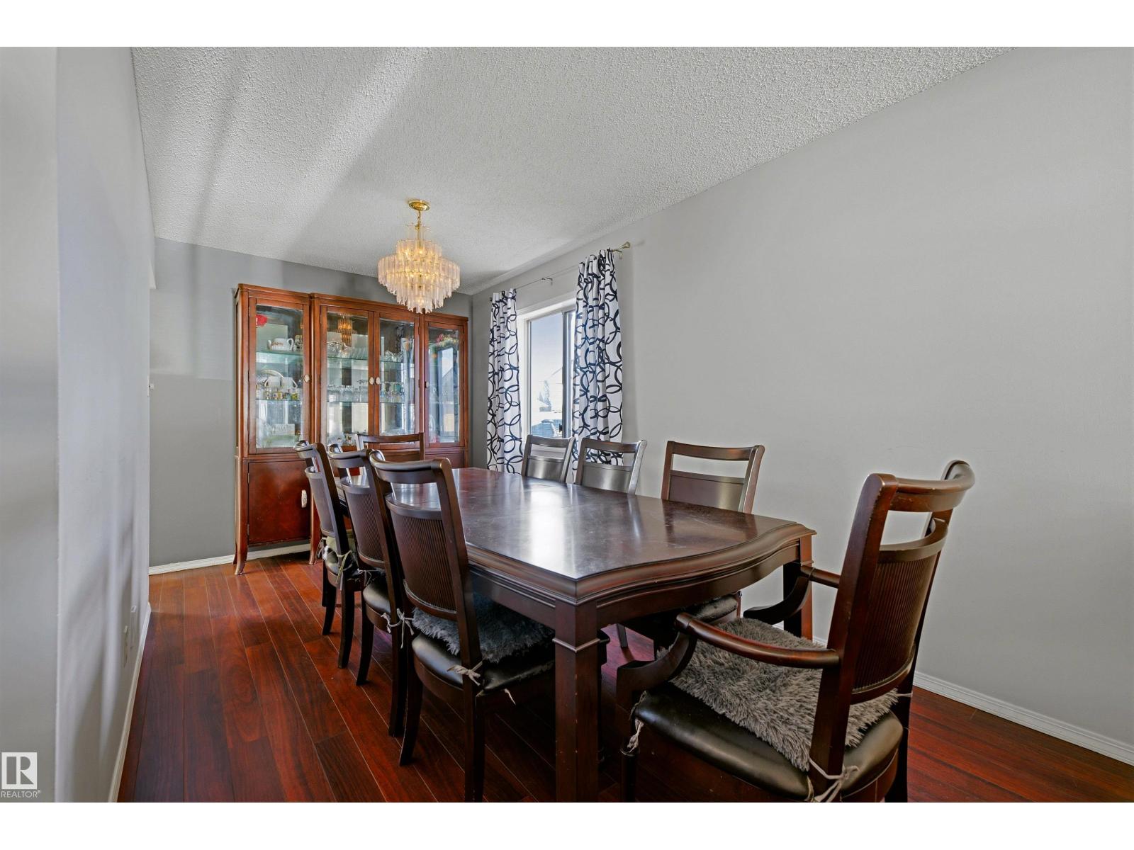 3519 33 AV NW