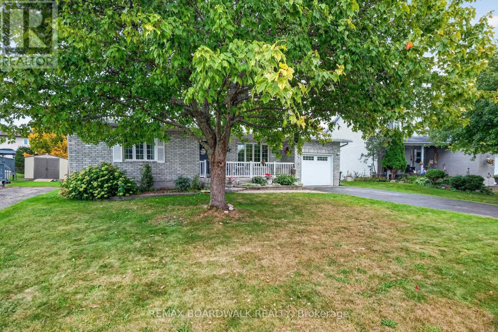 2762 Julie Street, Clarence-Rockland, Ontario  K4K 1M2 - Photo 4 - X13846116