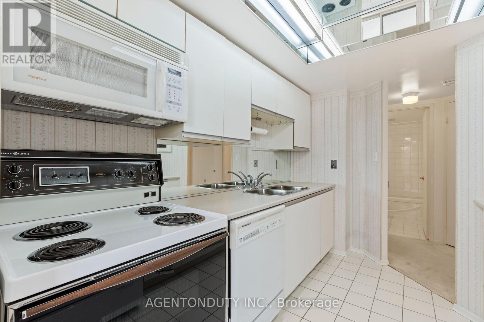 1003 - 30 Holly Street, Toronto, Ontario  M4S 3C2 - Photo 21 - C13846172