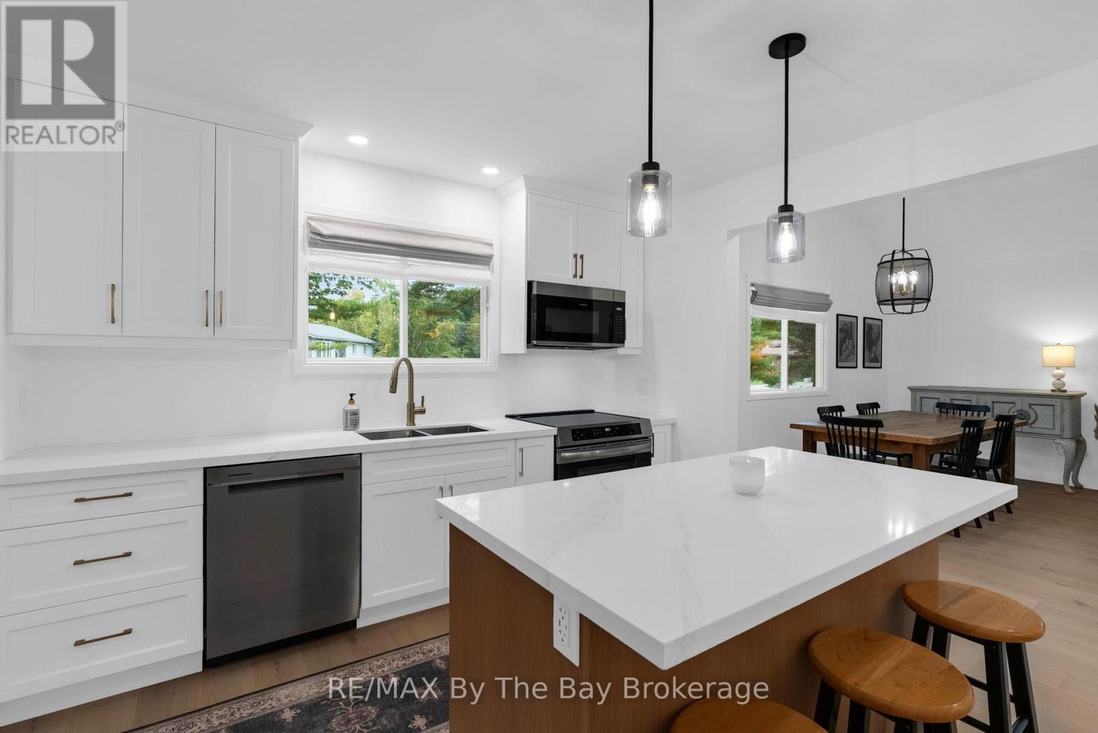 9 Islandview Crescent, Wasaga Beach, Ontario  L9Z 2V6 - Photo 9 - S13846120