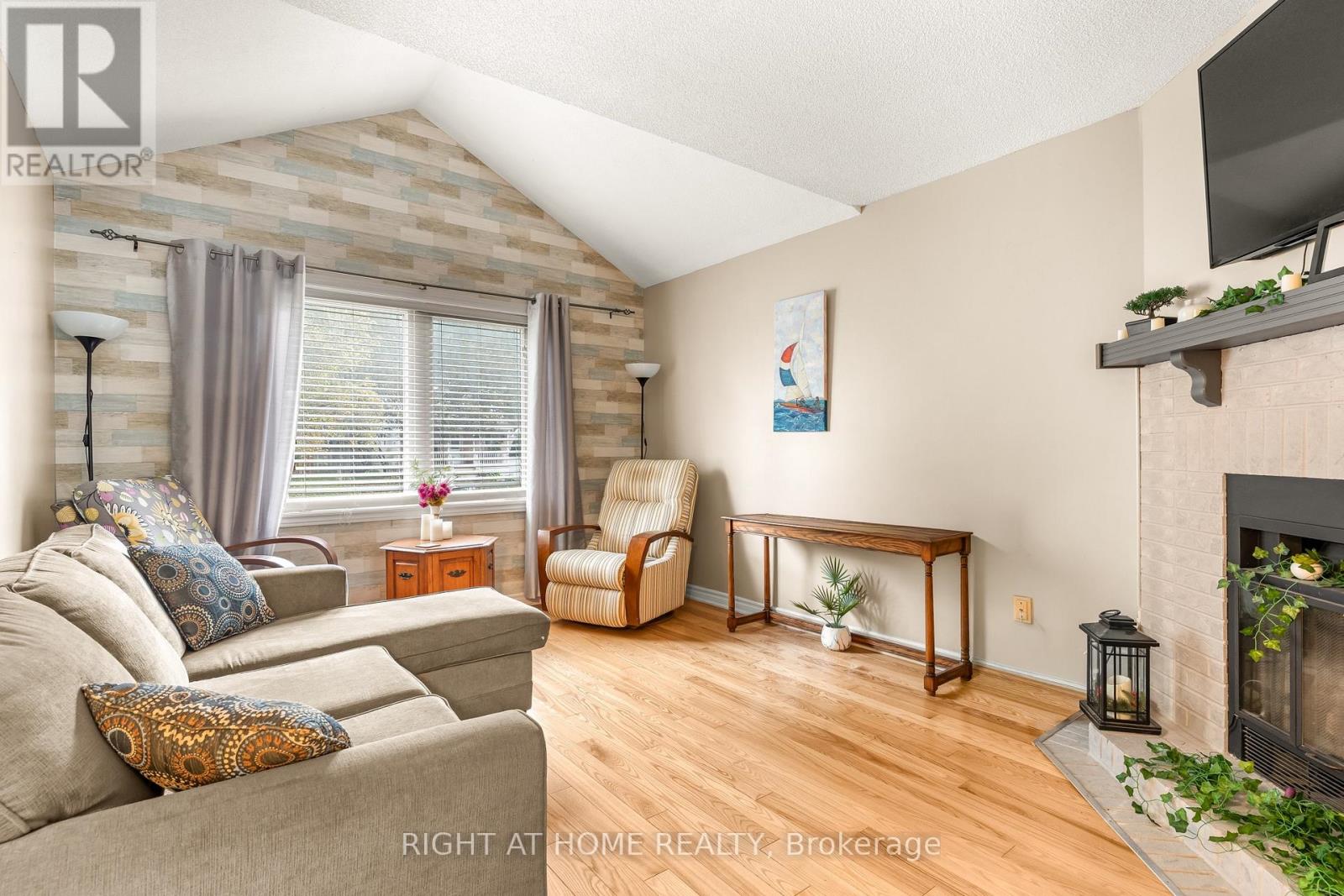 49 Michael Street, Essa, Ontario  L3W 0M2 - Photo 9 - N13846136