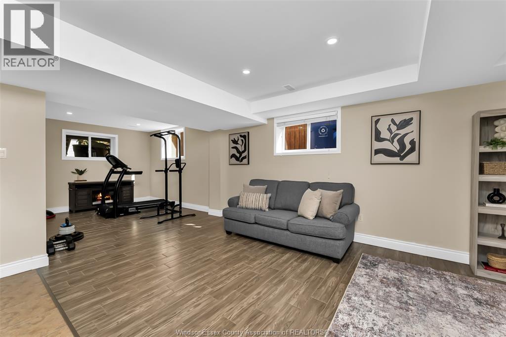 2222 Longfellow Avenue, Windsor, Ontario  N9B 3J8 - Photo 18 - 26023705