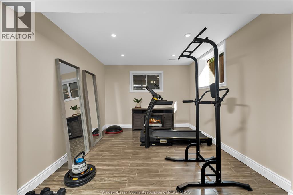 2222 Longfellow Avenue, Windsor, Ontario  N9B 3J8 - Photo 21 - 26023705