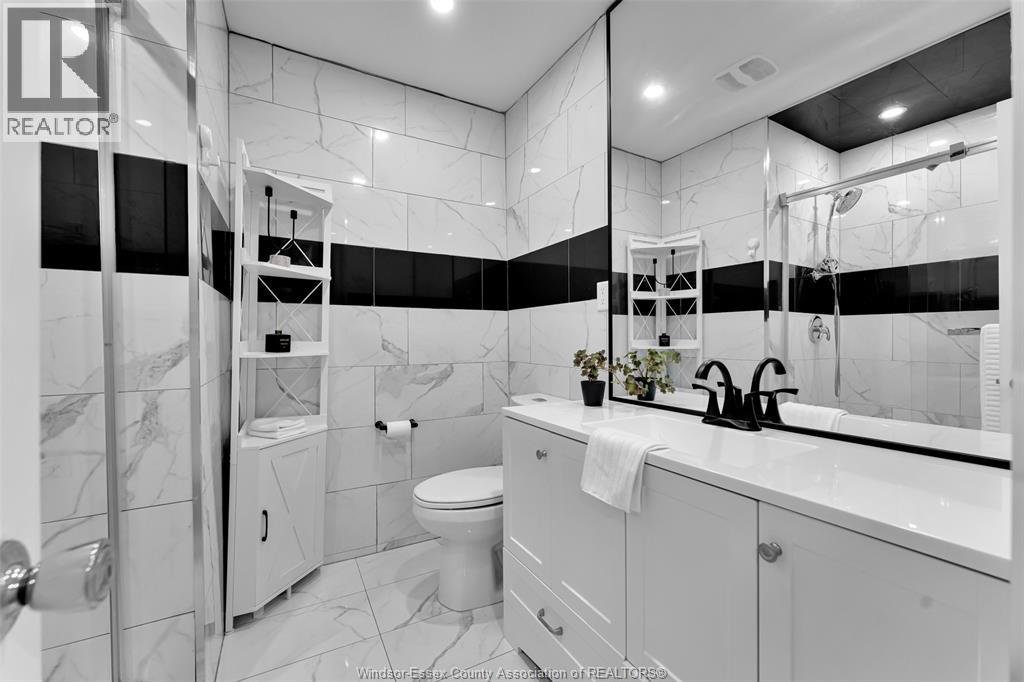 2222 Longfellow Avenue, Windsor, Ontario  N9B 3J8 - Photo 30 - 26023705