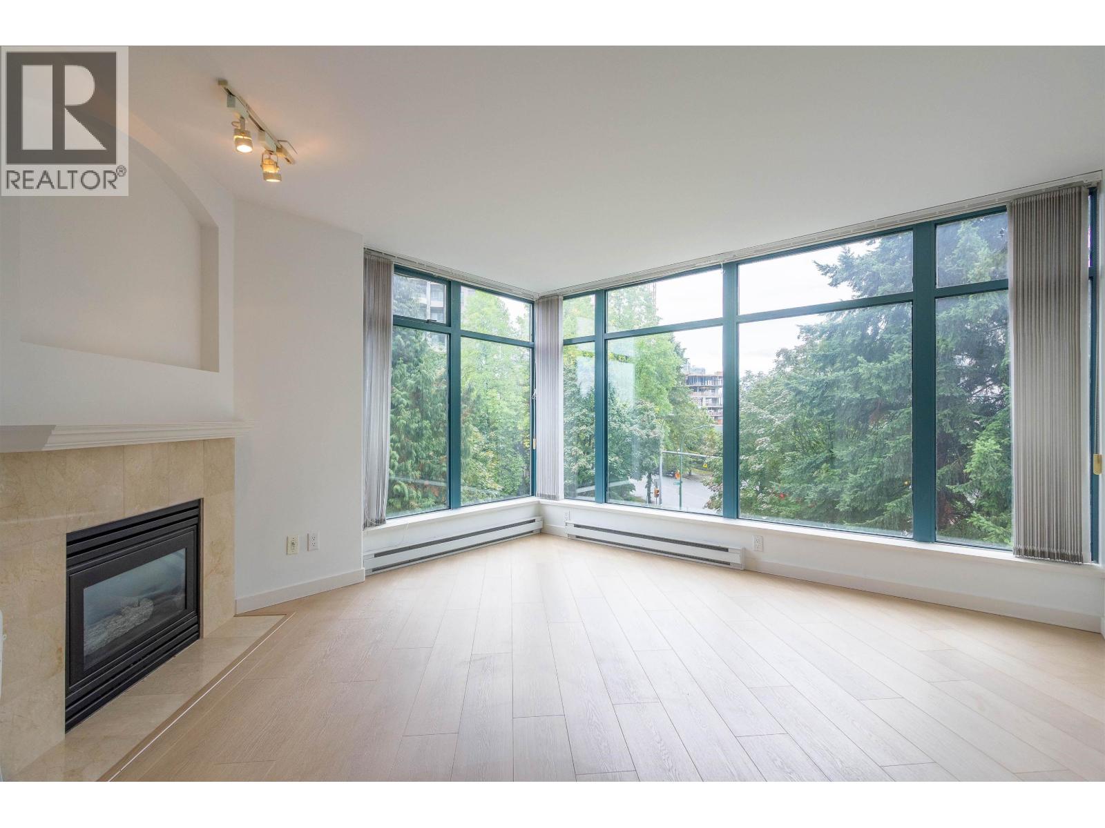 501 4567 Hazel Street, Burnaby, British Columbia  V5H 4V4 - Photo 2 - R3152319