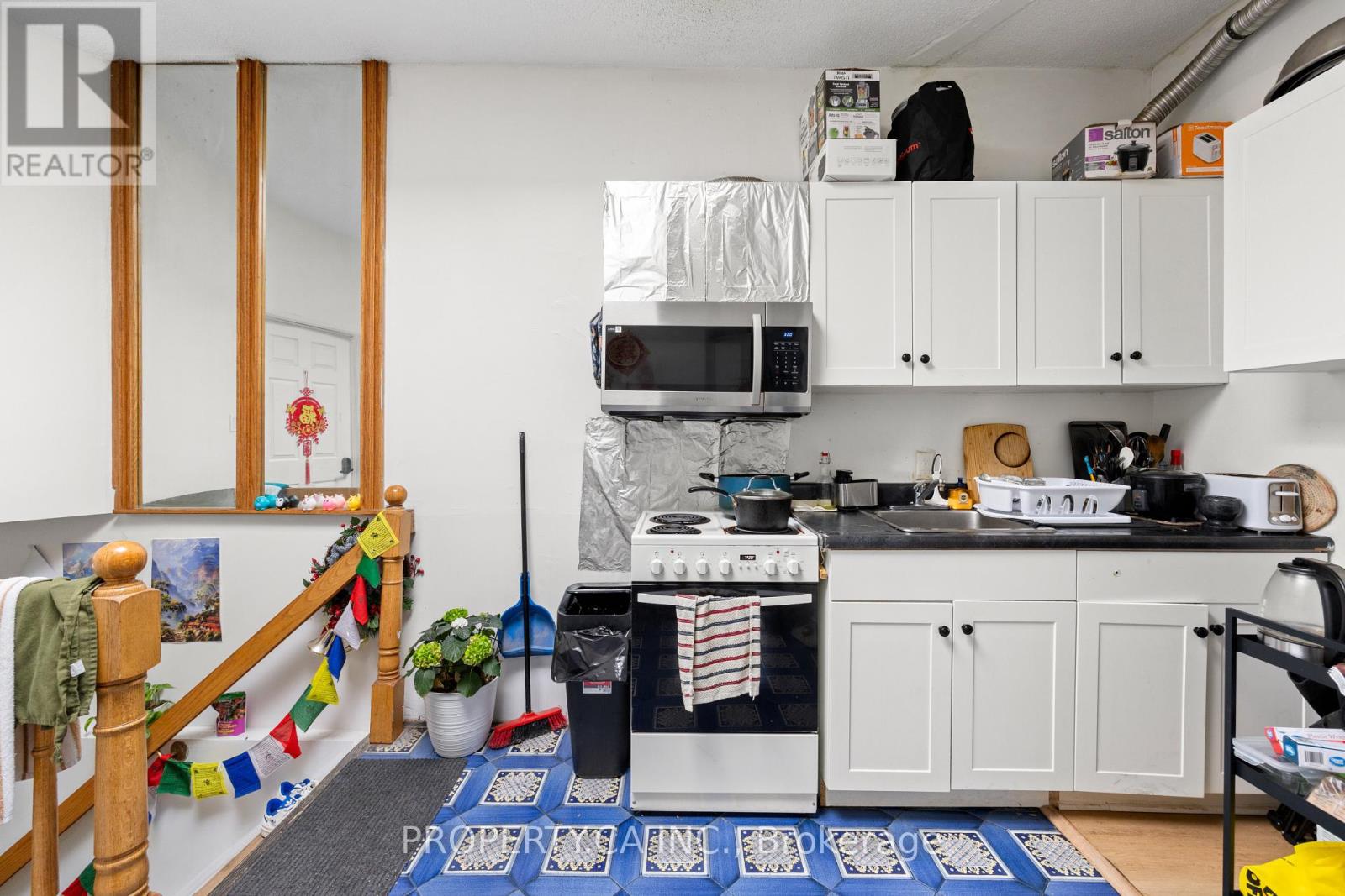 #upper - 1080 Dovercourt Road, Toronto, Ontario  M6H 2X8 - Photo 7 - W13846122