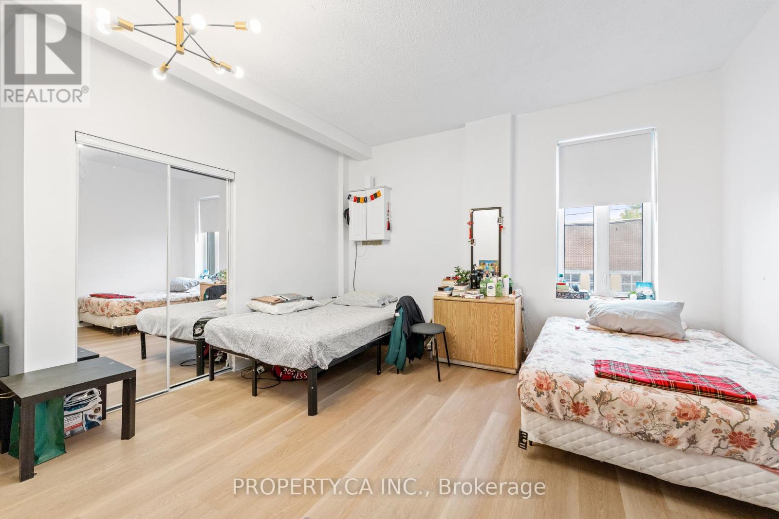 #upper - 1080 Dovercourt Road, Toronto, Ontario  M6H 2X8 - Photo 8 - W13846122