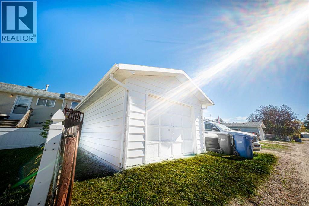 28 Whiteside Crescent