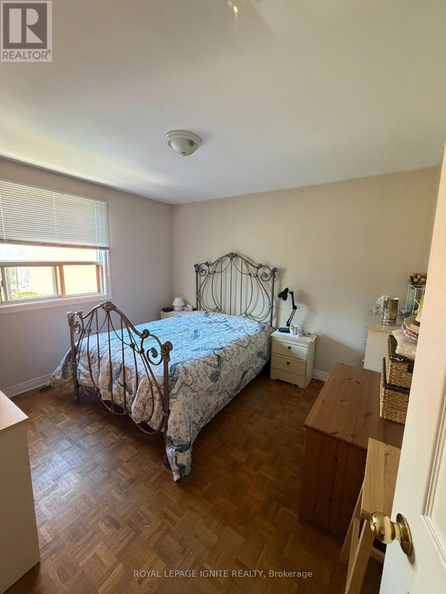 40 Avon Avenue, Toronto, Ontario  M6N 3W7 - Photo 7 - W13843086