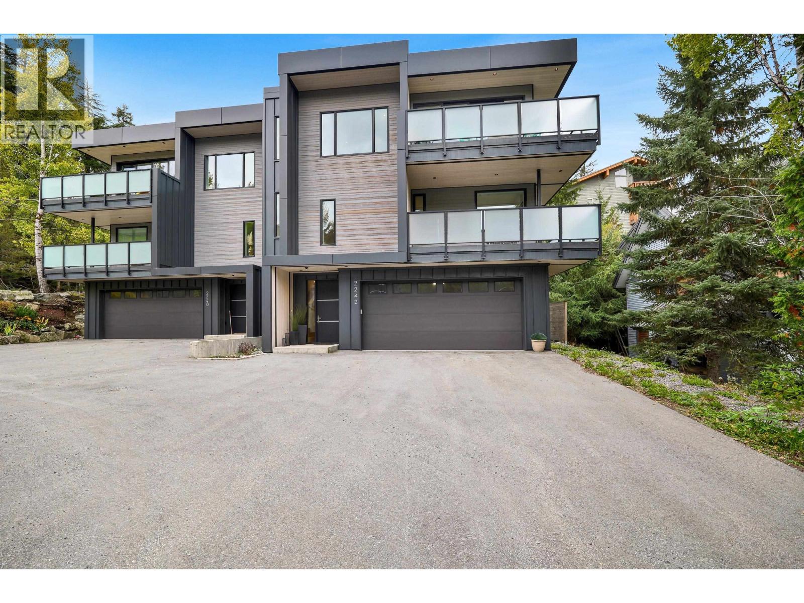 2242 Aspen Drive, Whistler, British Columbia  V8E 0A6 - Photo 2 - R3171019